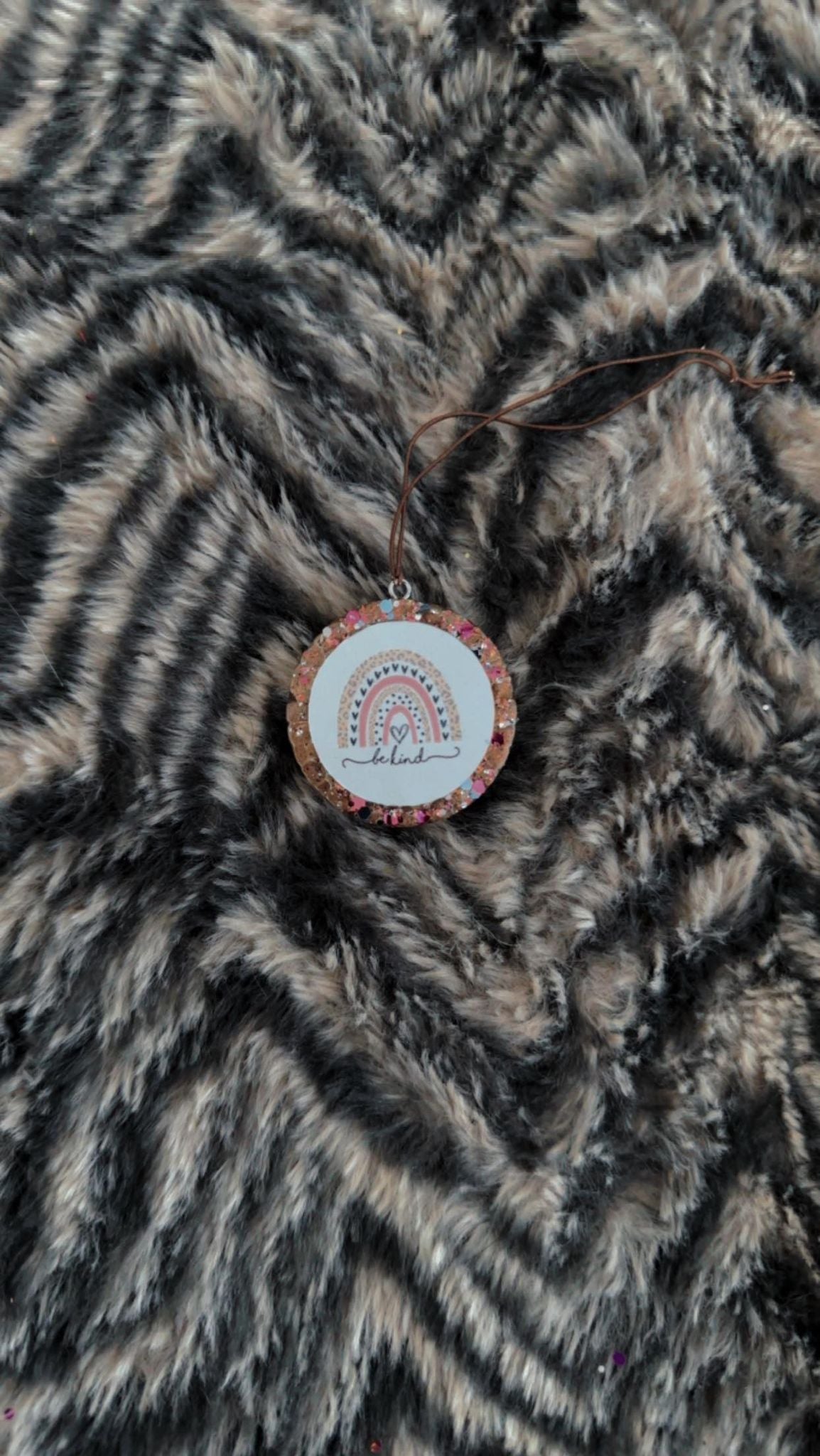 Mini Round- Bee Kind Rainbow