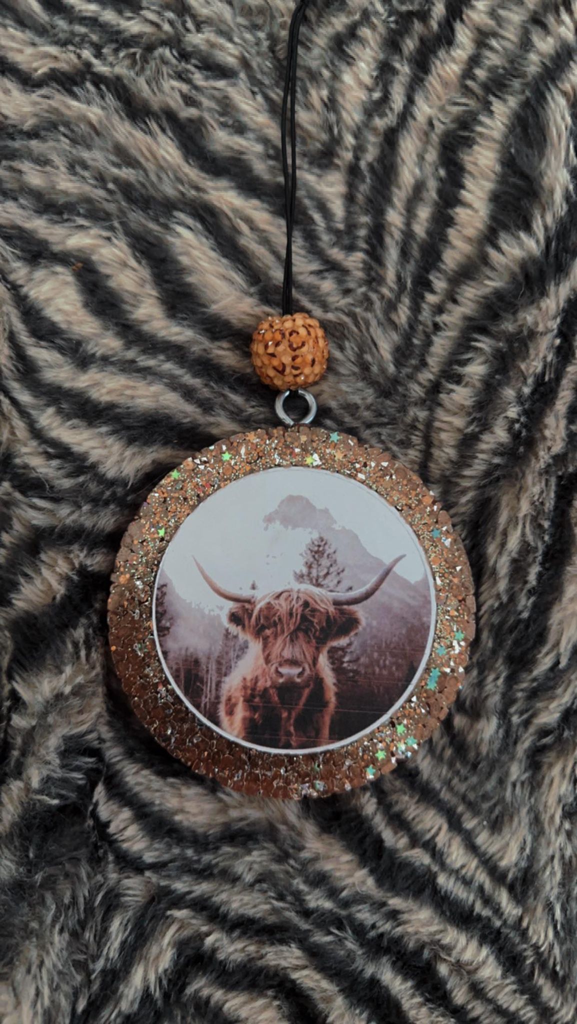 4" Round- Highland Cow
