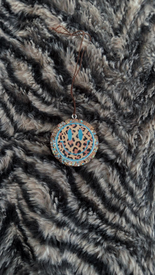 Mini Round- Leopard Smile