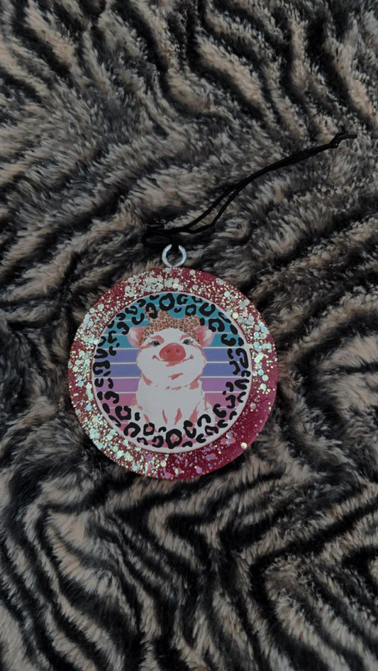 4" Round- Pig with Bow